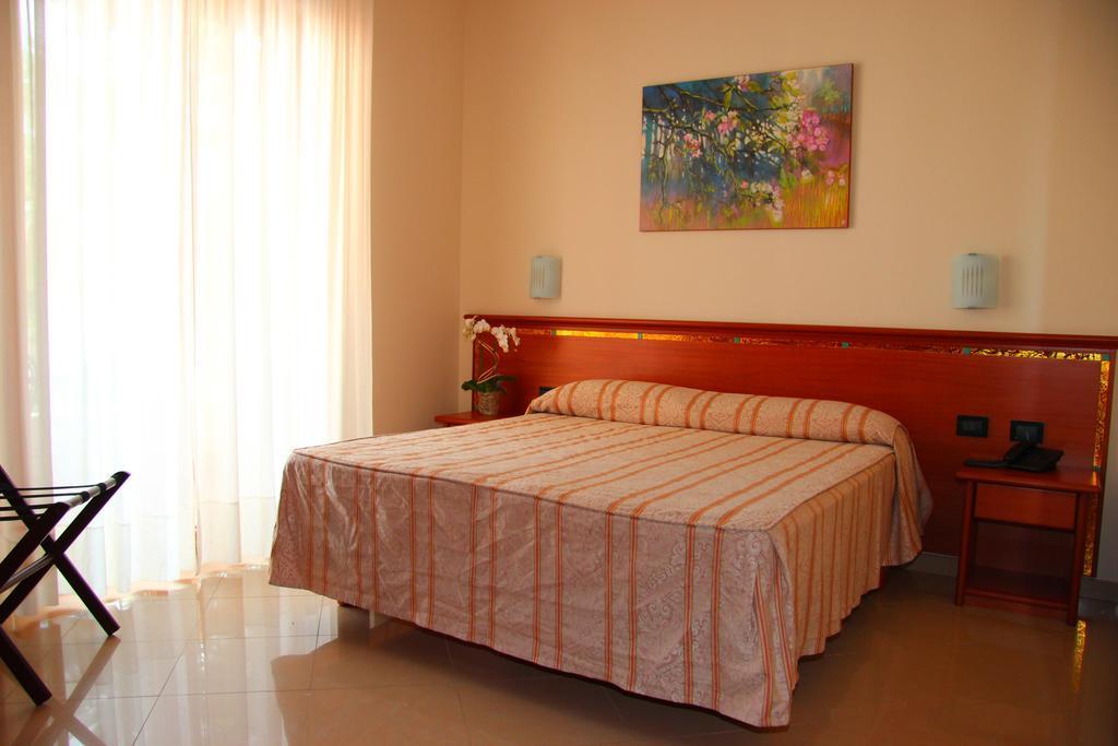 โฮเต็ล เรสซิเดนซ์ ปิกโกโล Aparthotel ปาร์เกลียา ห้อง รูปภาพ
