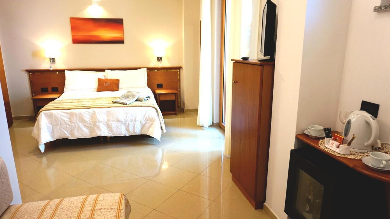 โฮเต็ล เรสซิเดนซ์ ปิกโกโล Aparthotel ปาร์เกลียา ภายนอก รูปภาพ