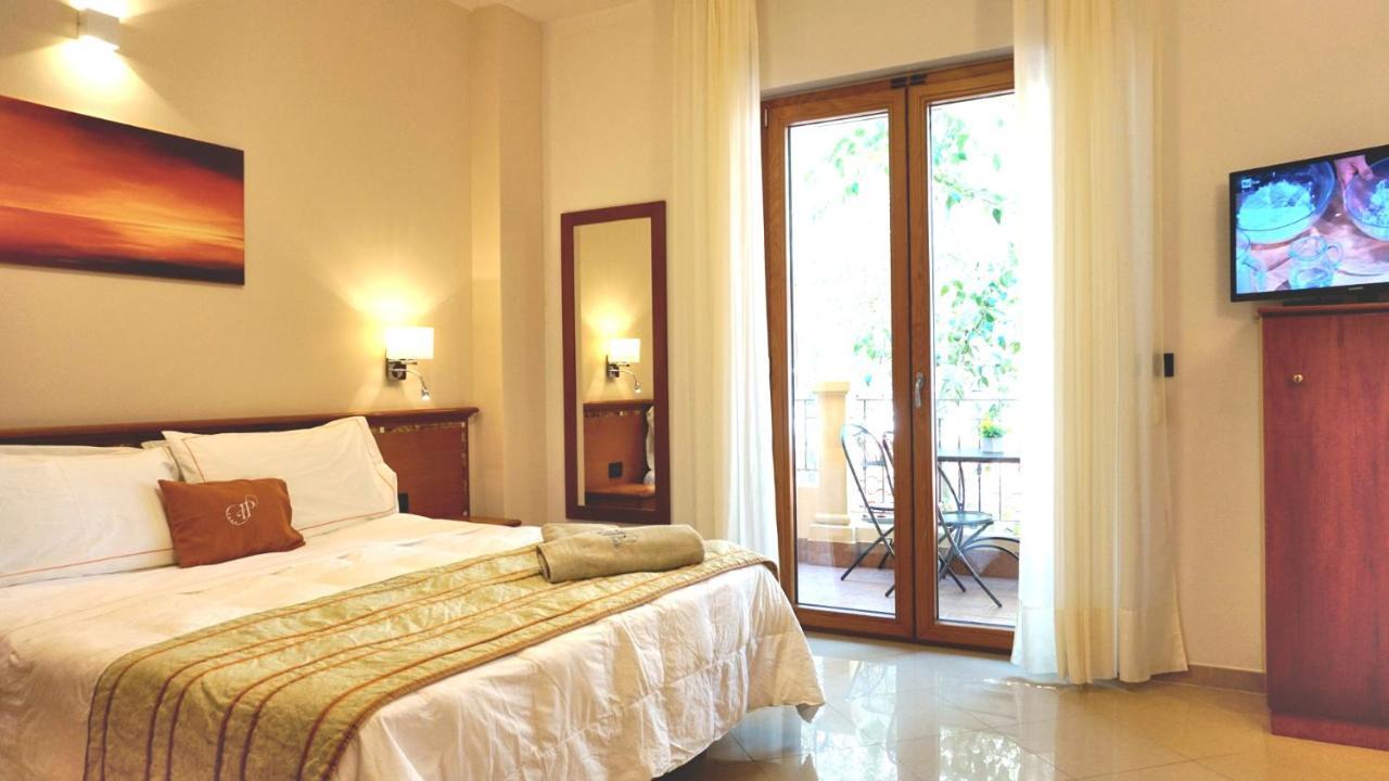 โฮเต็ล เรสซิเดนซ์ ปิกโกโล Aparthotel ปาร์เกลียา ภายนอก รูปภาพ