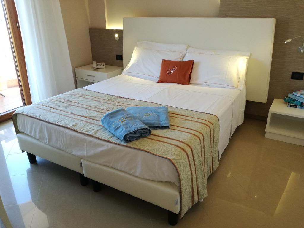 โฮเต็ล เรสซิเดนซ์ ปิกโกโล Aparthotel ปาร์เกลียา ภายนอก รูปภาพ