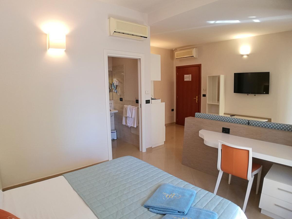 โฮเต็ล เรสซิเดนซ์ ปิกโกโล Aparthotel ปาร์เกลียา ภายนอก รูปภาพ