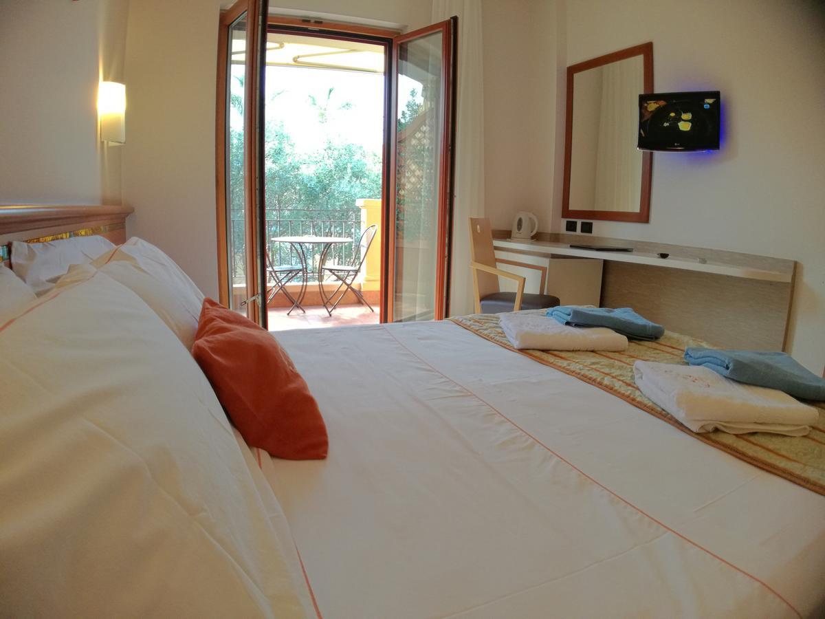 โฮเต็ล เรสซิเดนซ์ ปิกโกโล Aparthotel ปาร์เกลียา ภายนอก รูปภาพ